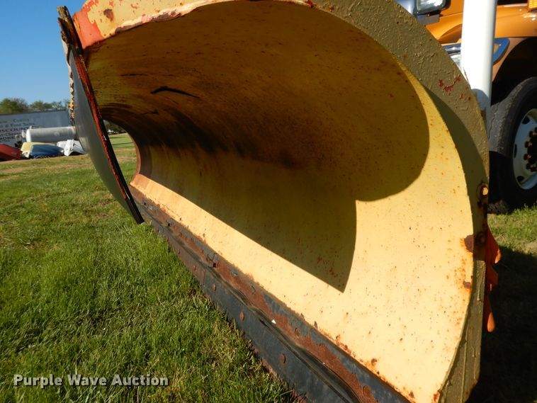 image for item DF6081 2006 International 7400 Crew Cab dump truck