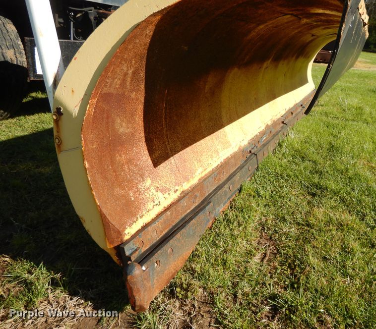 image for item DF6081 2006 International 7400 Crew Cab dump truck