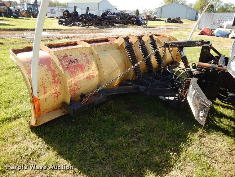 image for item DF6081 2006 International 7400 Crew Cab dump truck