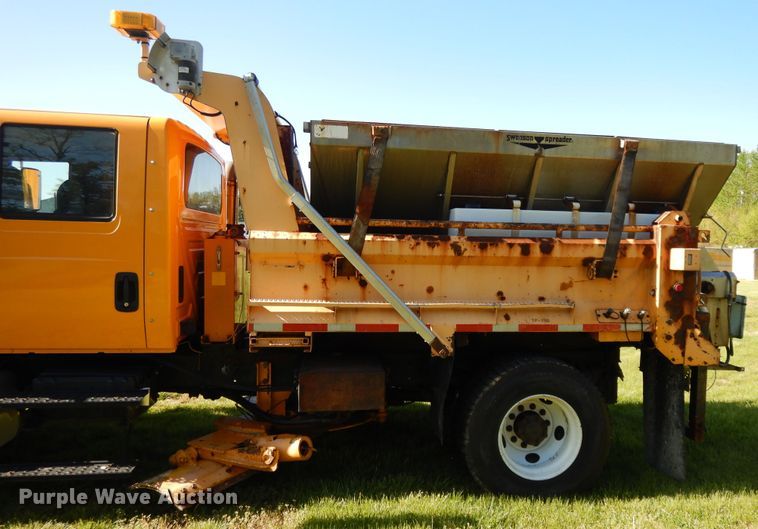 image for item DF6081 2006 International 7400 Crew Cab dump truck