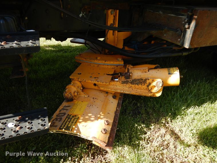 image for item DF6081 2006 International 7400 Crew Cab dump truck