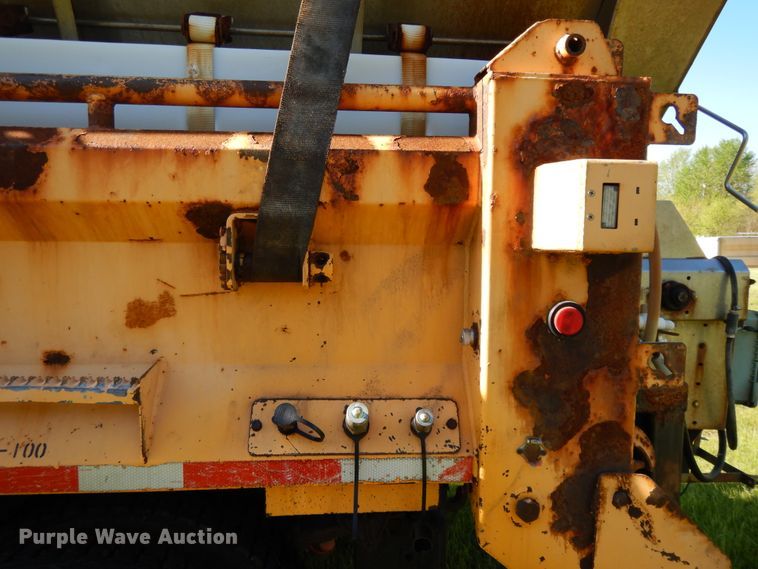 image for item DF6081 2006 International 7400 Crew Cab dump truck