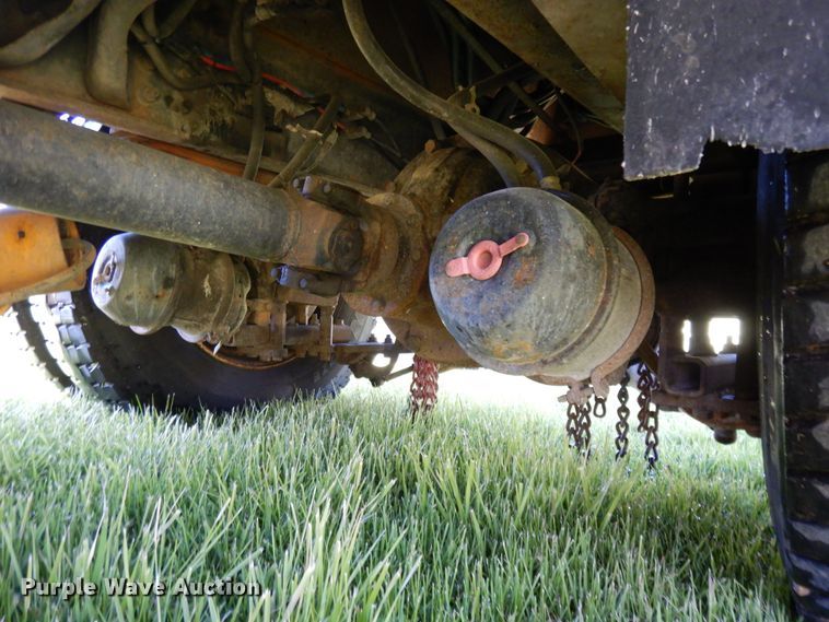 image for item DF6081 2006 International 7400 Crew Cab dump truck