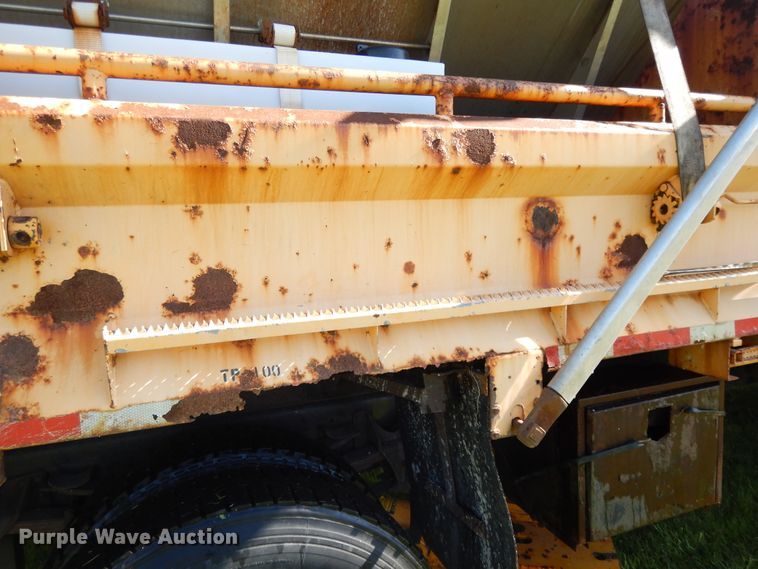 image for item DF6081 2006 International 7400 Crew Cab dump truck