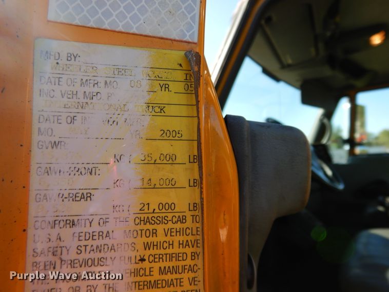 image for item DF6081 2006 International 7400 Crew Cab dump truck