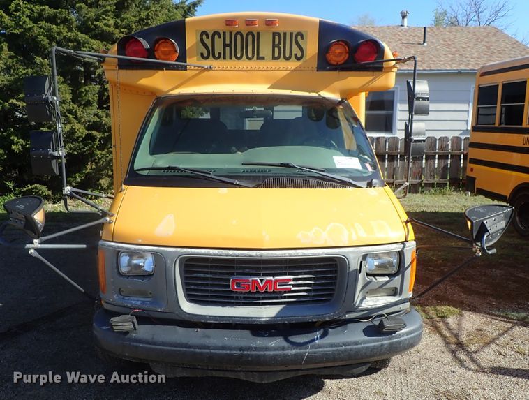 image for item DG3092 2000 GMC Savana G3500 Thomas school bus