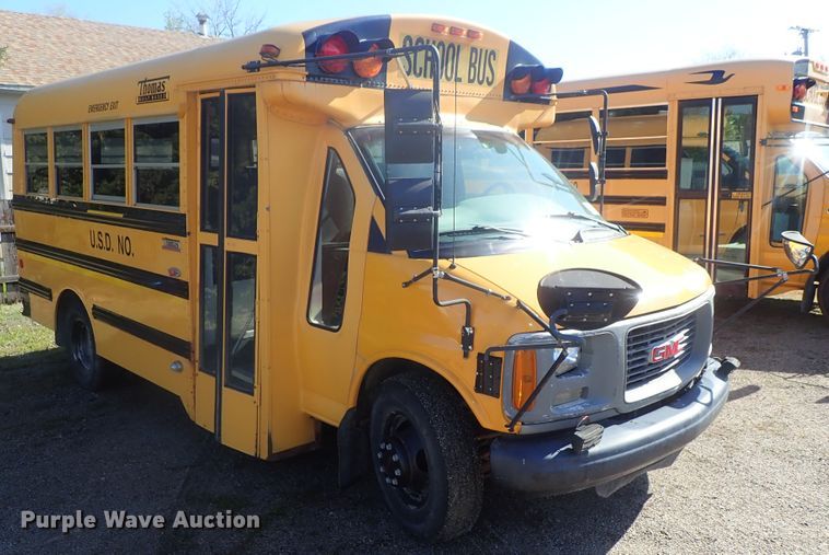 image for item DG3092 2000 GMC Savana G3500 Thomas school bus