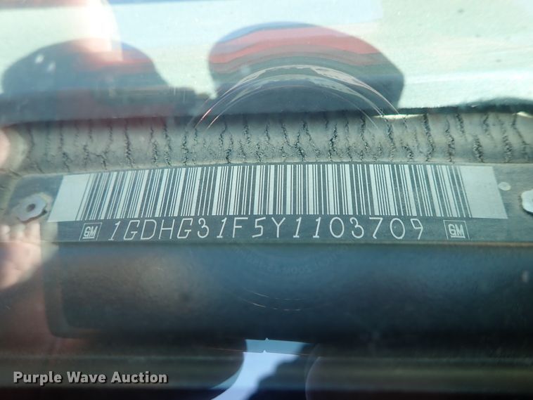 image for item DG3092 2000 GMC Savana G3500 Thomas school bus