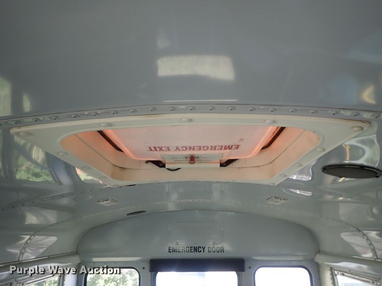 image for item DG3092 2000 GMC Savana G3500 Thomas school bus