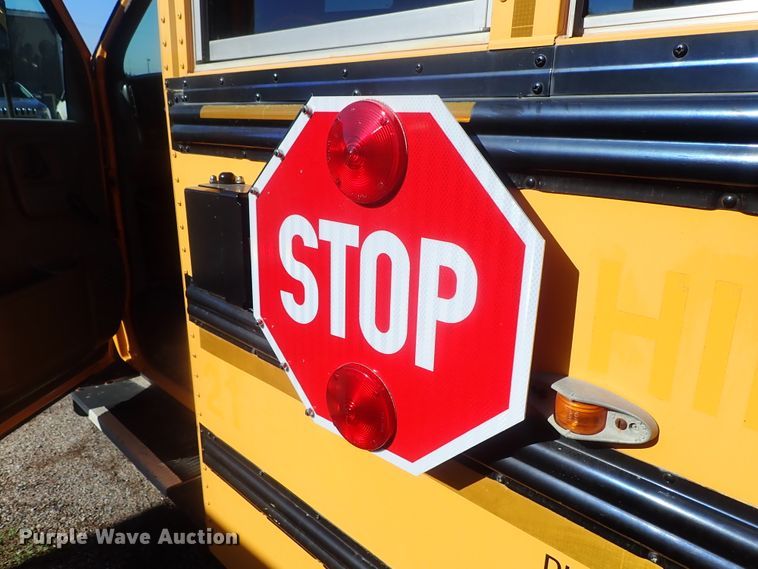 image for item DG3092 2000 GMC Savana G3500 Thomas school bus