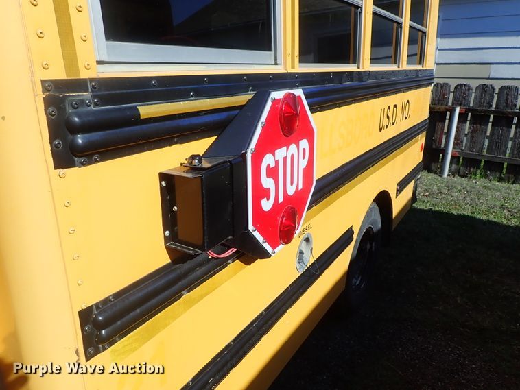 image for item DG3092 2000 GMC Savana G3500 Thomas school bus