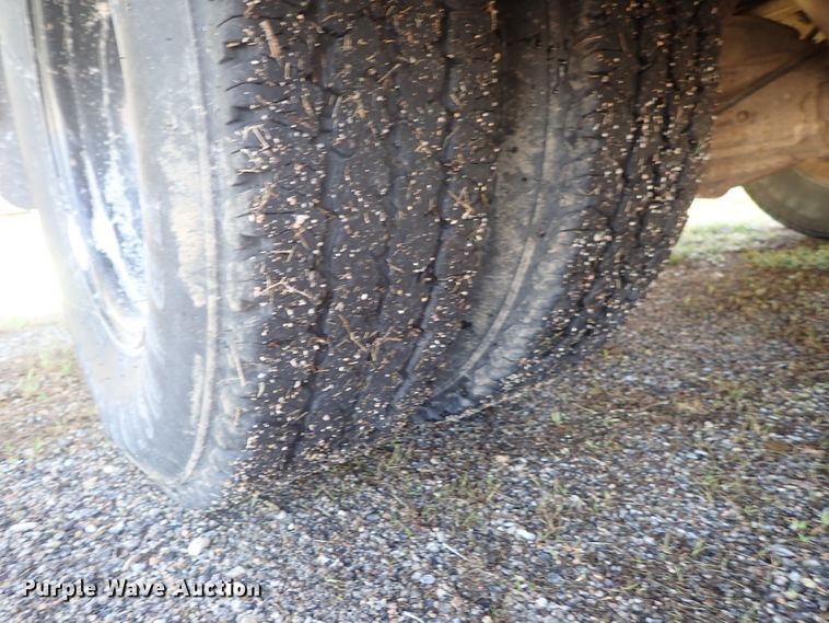 image for item DG3092 2000 GMC Savana G3500 Thomas school bus