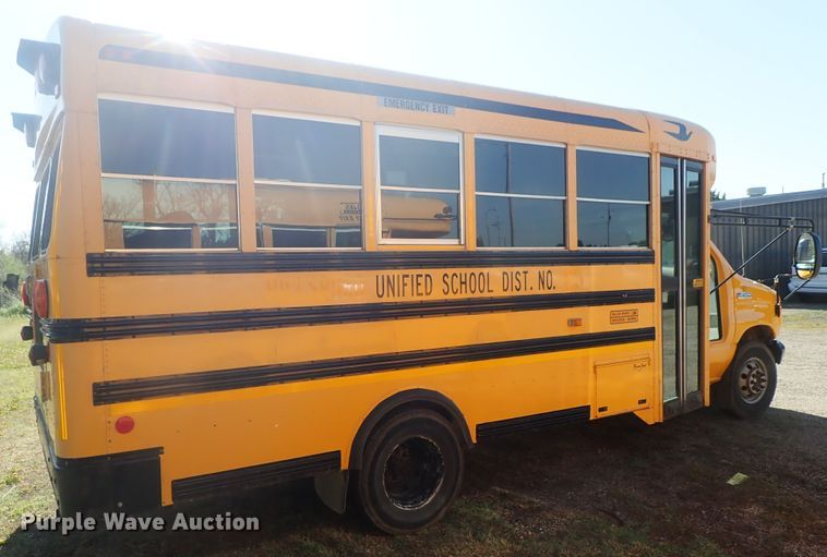 image for item DG3093 2007 Ford E450 Bluebird school bus