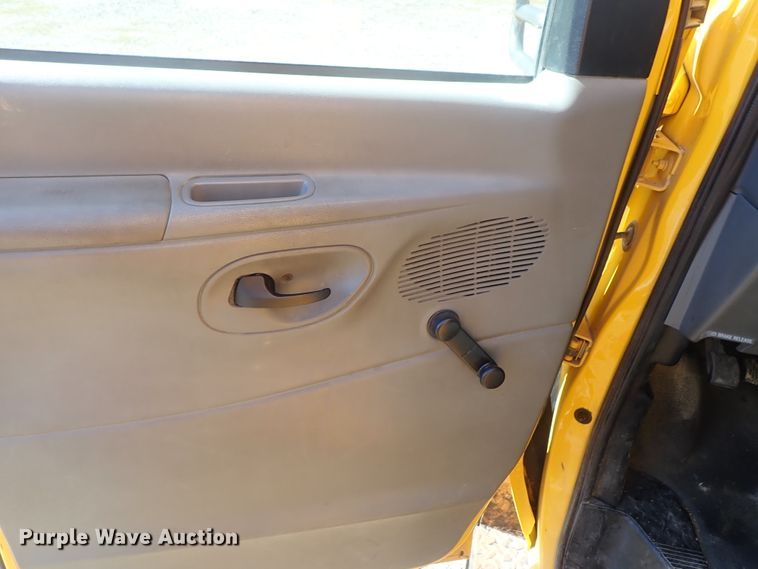 image for item DG3093 2007 Ford E450 Bluebird school bus