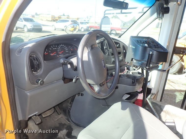 image for item DG3093 2007 Ford E450 Bluebird school bus