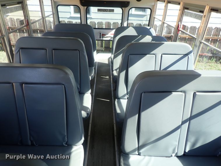 image for item DG3093 2007 Ford E450 Bluebird school bus