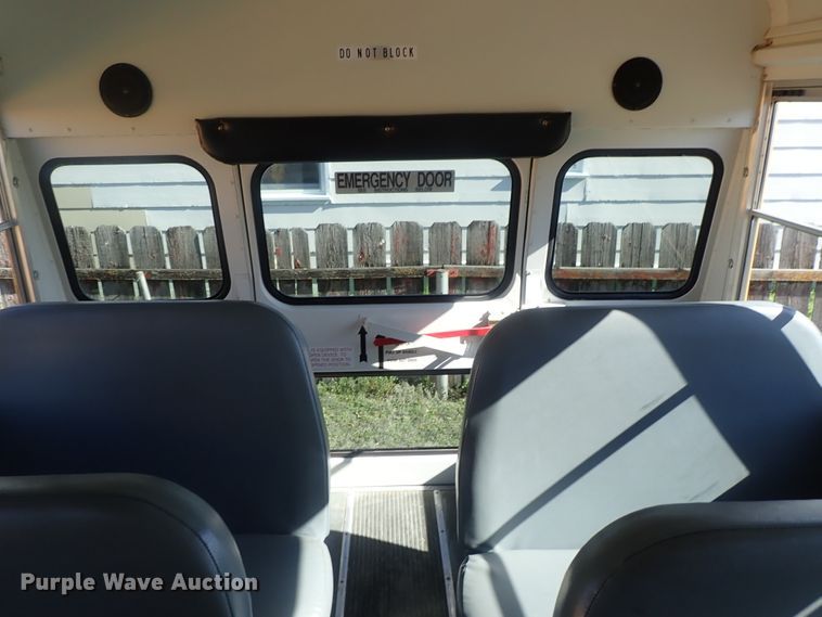 image for item DG3093 2007 Ford E450 Bluebird school bus