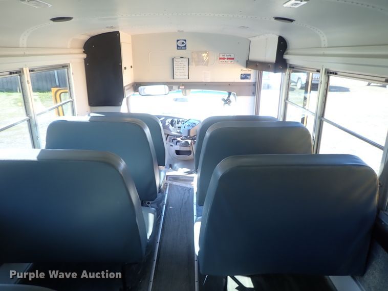 image for item DG3093 2007 Ford E450 Bluebird school bus