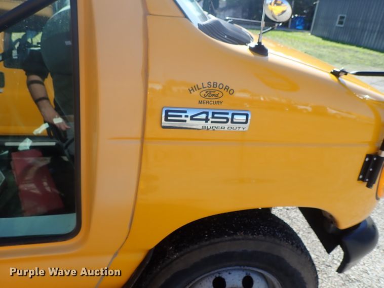 image for item DG3093 2007 Ford E450 Bluebird school bus