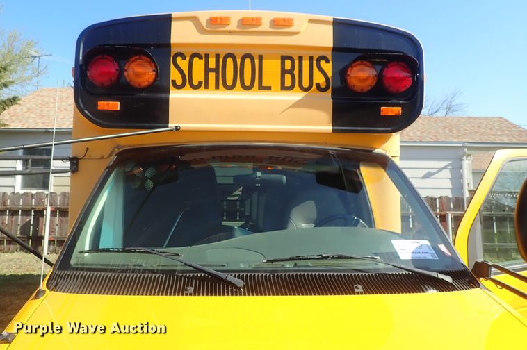 image for item DG3093 2007 Ford E450 Bluebird school bus