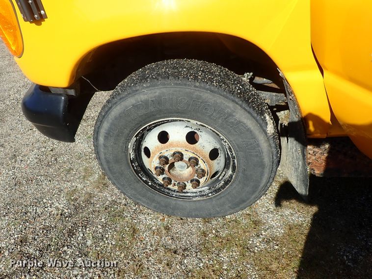 image for item DG3093 2007 Ford E450 Bluebird school bus