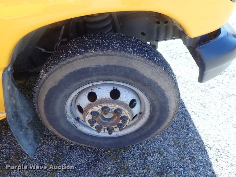 image for item DG3093 2007 Ford E450 Bluebird school bus