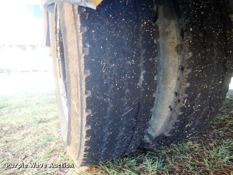 image for item DG3093 2007 Ford E450 Bluebird school bus