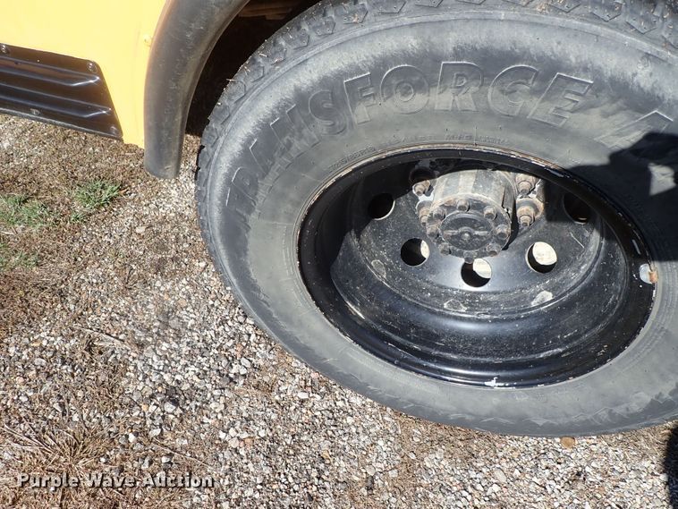 image for item DG3093 2007 Ford E450 Bluebird school bus