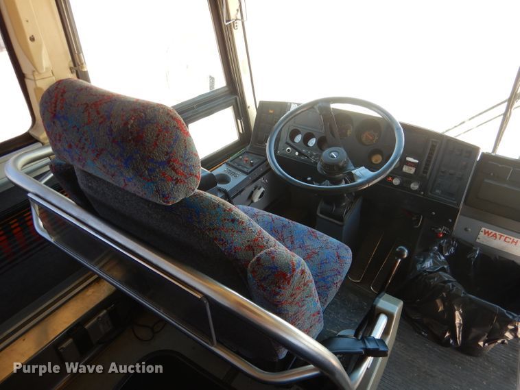 image for item DG5948 1989 MCI 102A3 coach bus