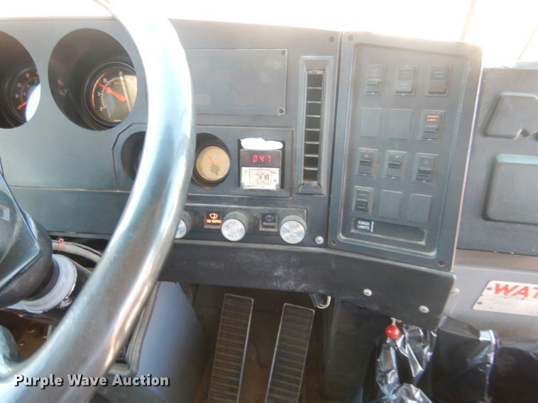 image for item DG5948 1989 MCI 102A3 coach bus