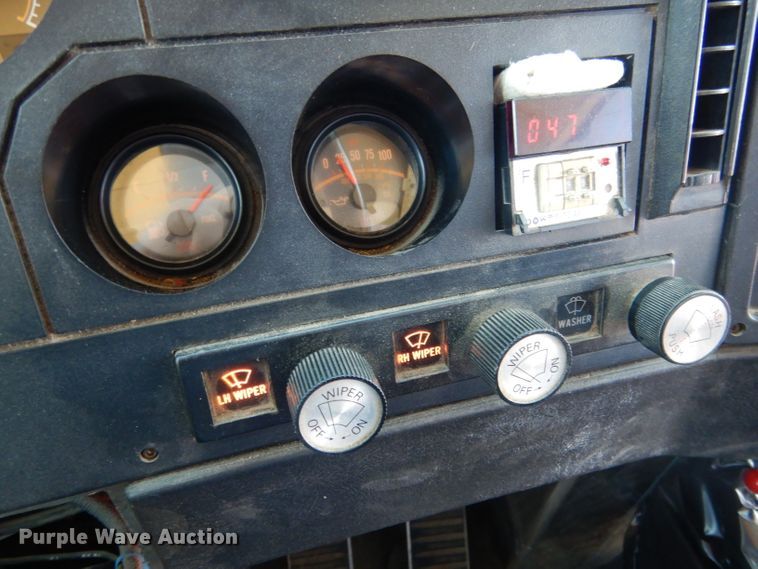 image for item DG5948 1989 MCI 102A3 coach bus