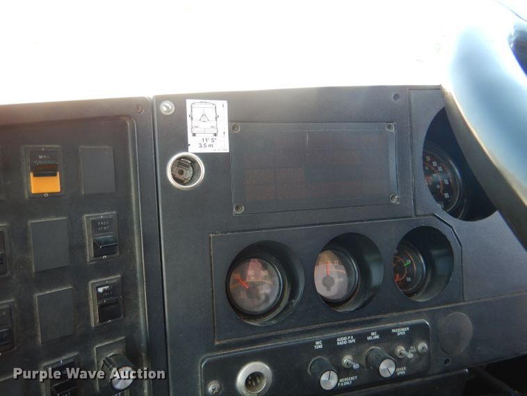 image for item DG5948 1989 MCI 102A3 coach bus