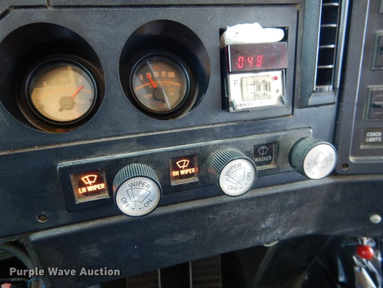 image for item DG5948 1989 MCI 102A3 coach bus