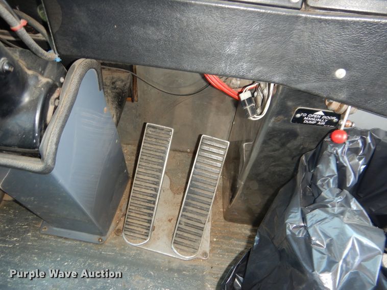 image for item DG5948 1989 MCI 102A3 coach bus