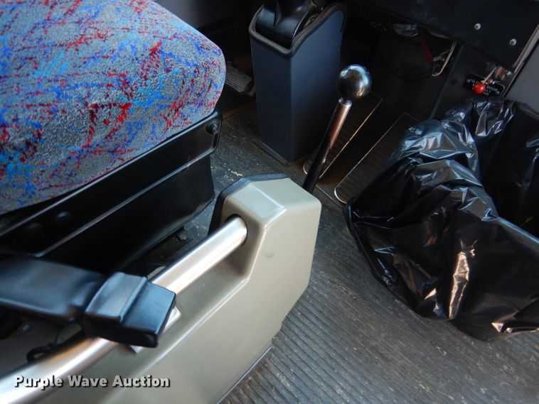 image for item DG5948 1989 MCI 102A3 coach bus