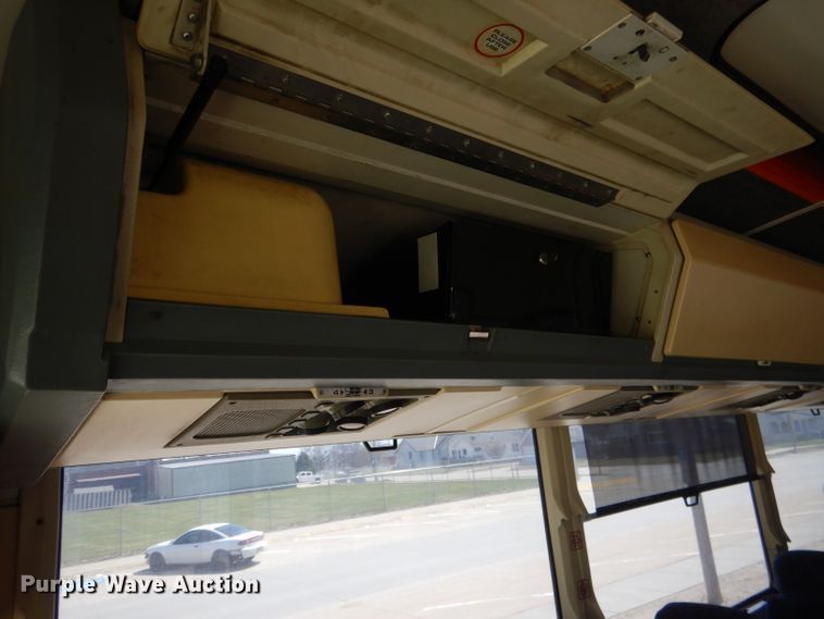 image for item DG5948 1989 MCI 102A3 coach bus