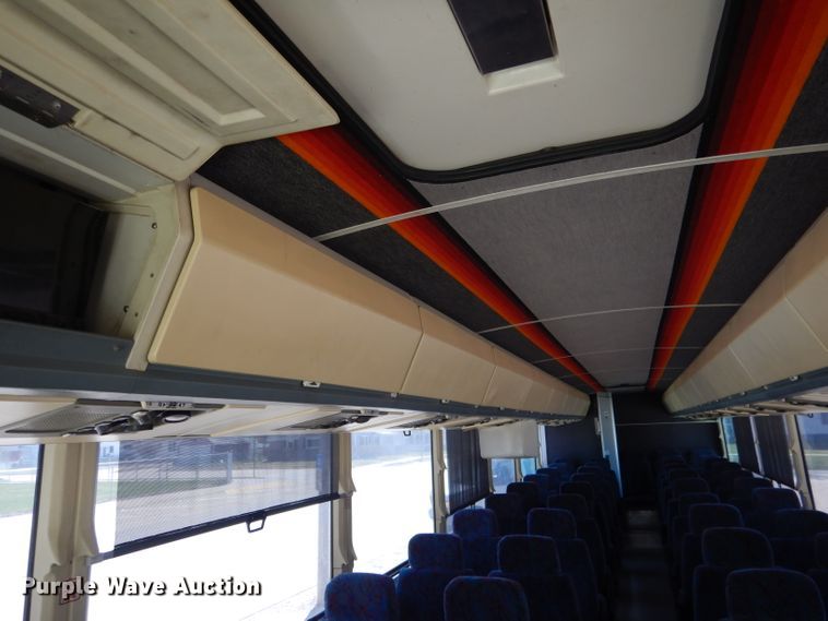 image for item DG5948 1989 MCI 102A3 coach bus