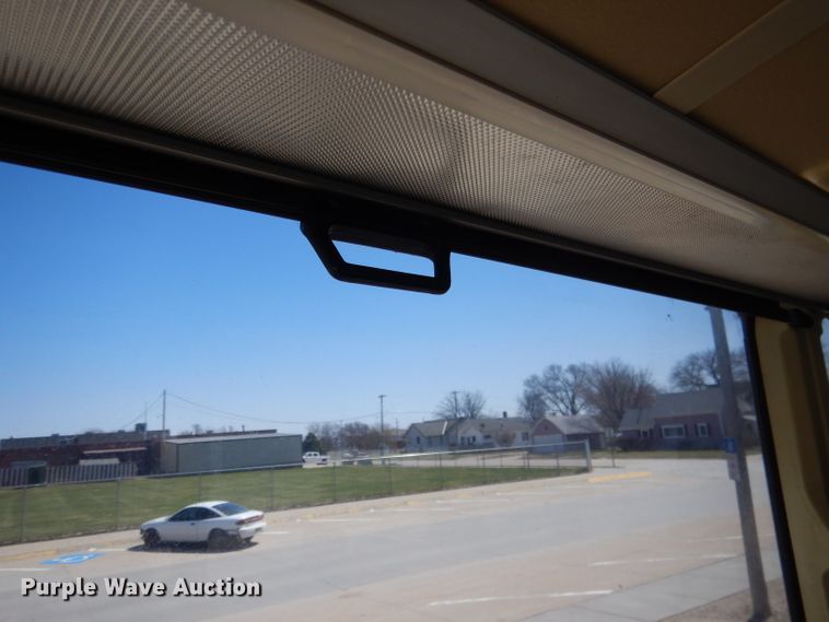 image for item DG5948 1989 MCI 102A3 coach bus