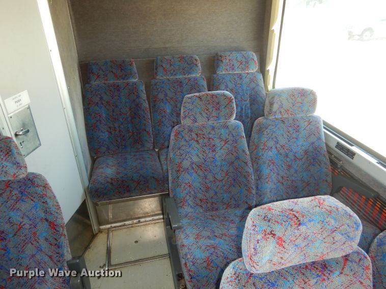 image for item DG5948 1989 MCI 102A3 coach bus