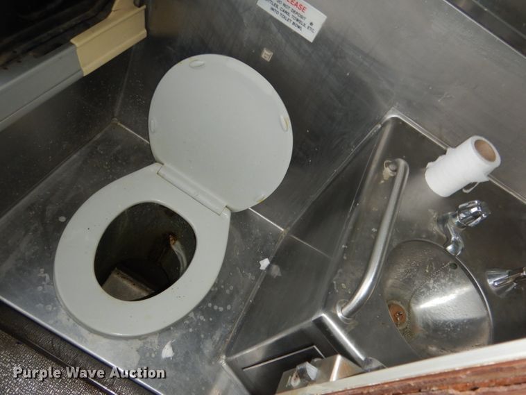 image for item DG5948 1989 MCI 102A3 coach bus