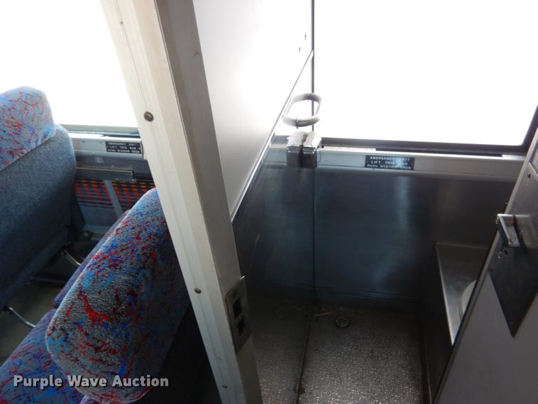 image for item DG5948 1989 MCI 102A3 coach bus