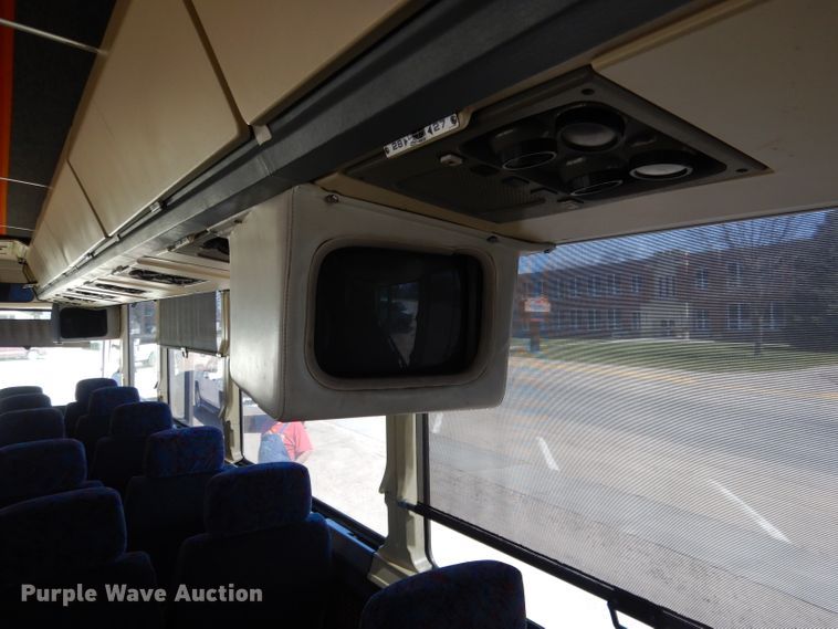 image for item DG5948 1989 MCI 102A3 coach bus