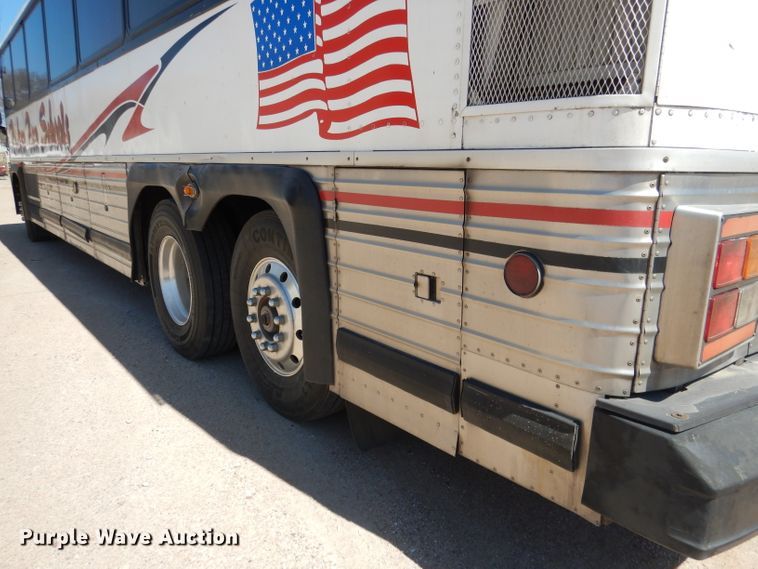 image for item DG5948 1989 MCI 102A3 coach bus