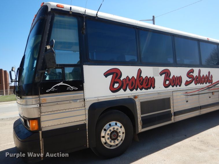 image for item DG5948 1989 MCI 102A3 coach bus