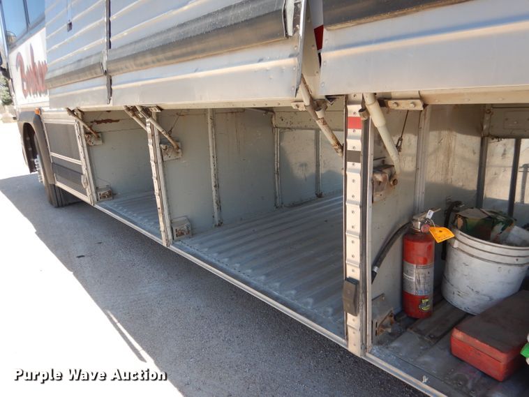 image for item DG5948 1989 MCI 102A3 coach bus