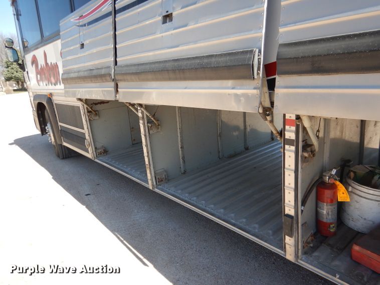 image for item DG5948 1989 MCI 102A3 coach bus