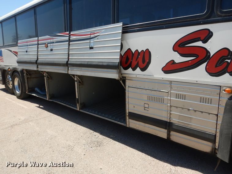 image for item DG5948 1989 MCI 102A3 coach bus