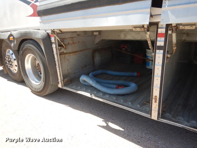 image for item DG5948 1989 MCI 102A3 coach bus