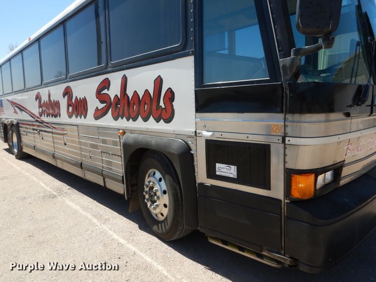 image for item DG5948 1989 MCI 102A3 coach bus