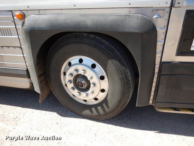 image for item DG5948 1989 MCI 102A3 coach bus